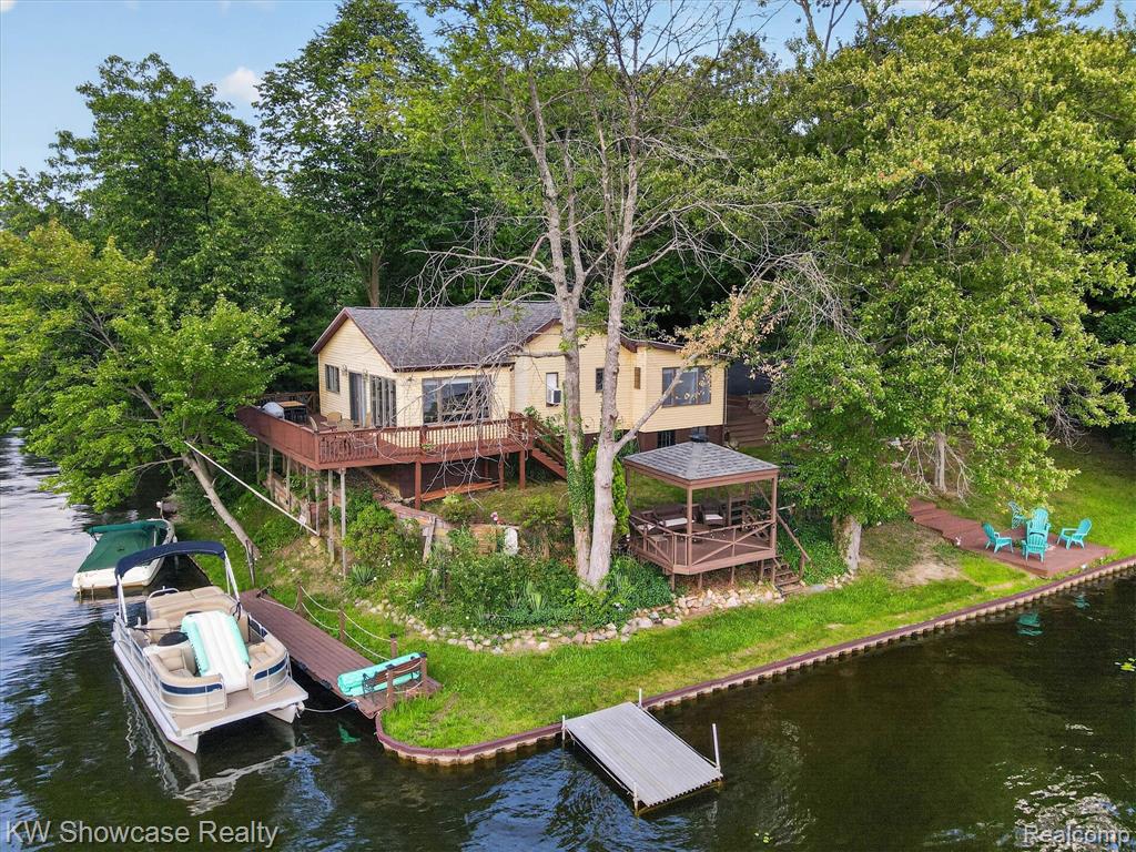 11438 Riverbank Lane Property Photo 1