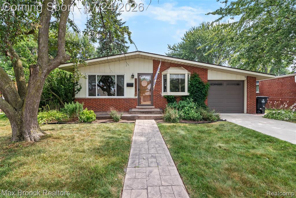 30723 Lonnie Boulevard Property Photo 1