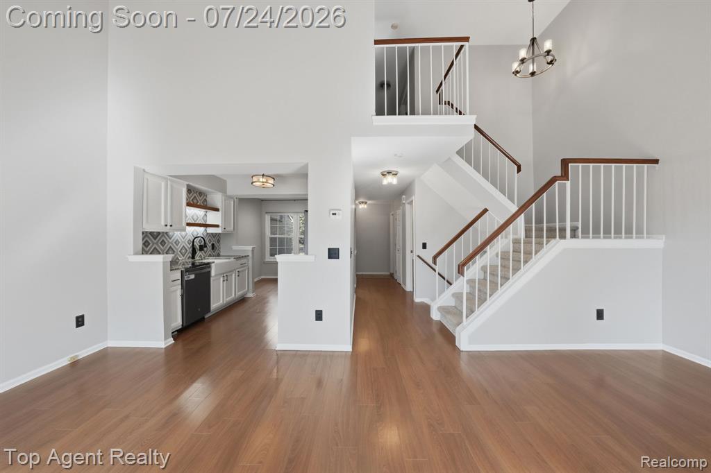43835 Coachmaker Drive Property Photo 3