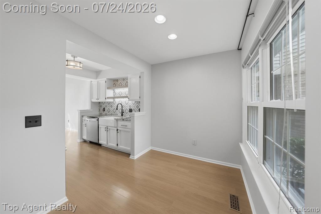 43835 Coachmaker Drive Property Photo 8