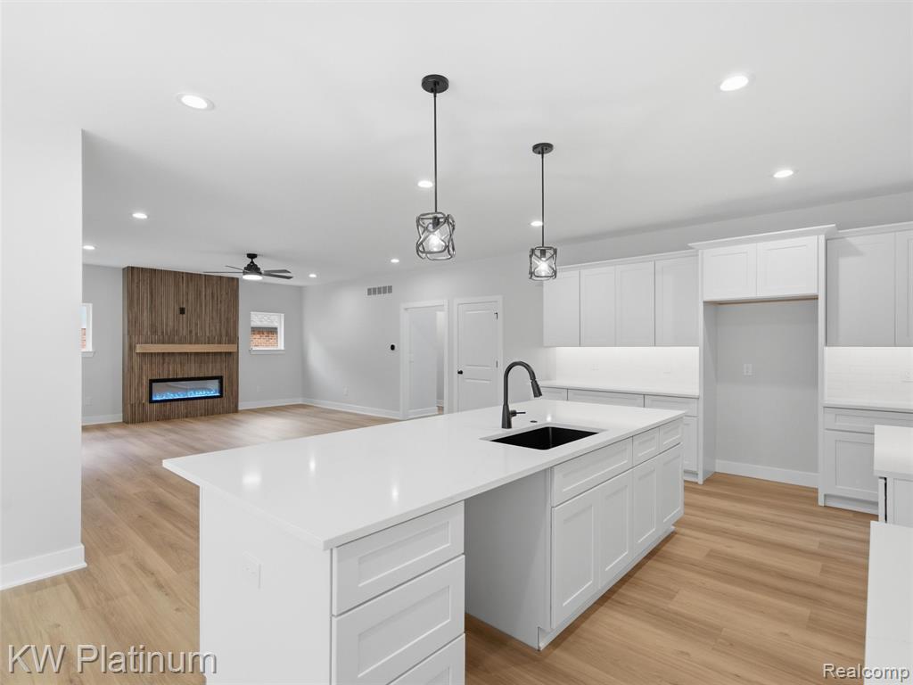 3416 Round Tree Drive Property Photo 12