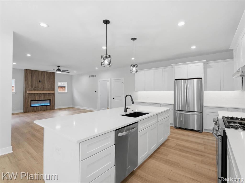 3416 Round Tree Drive Property Photo 13
