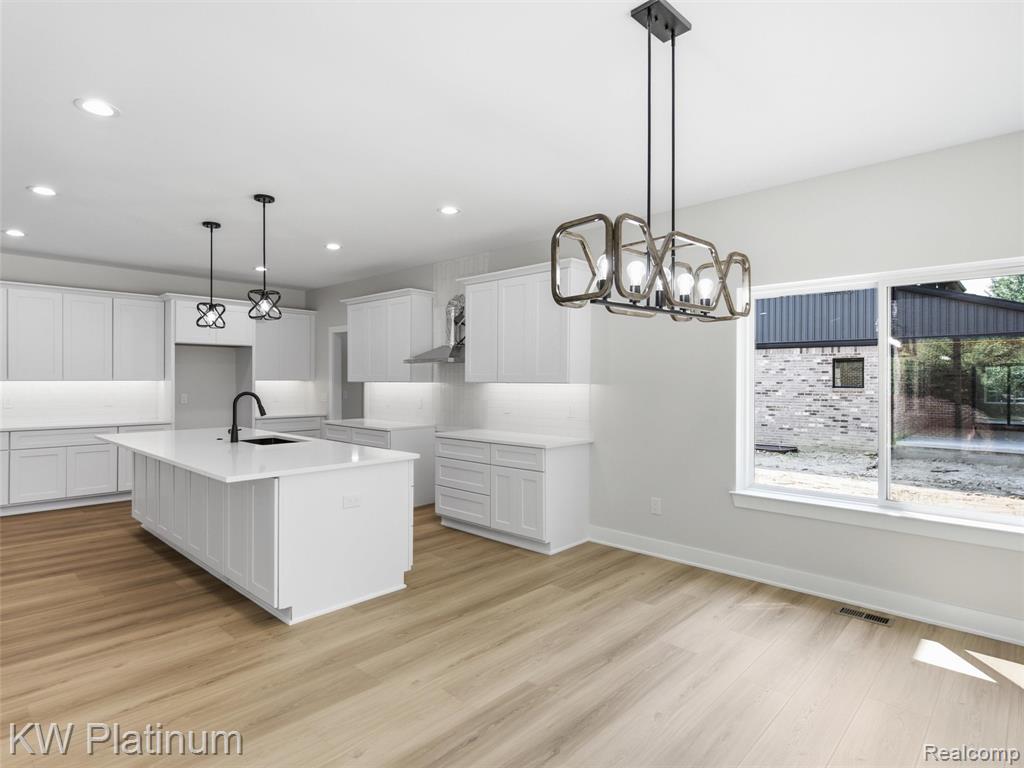 3416 Round Tree Drive Property Photo 20
