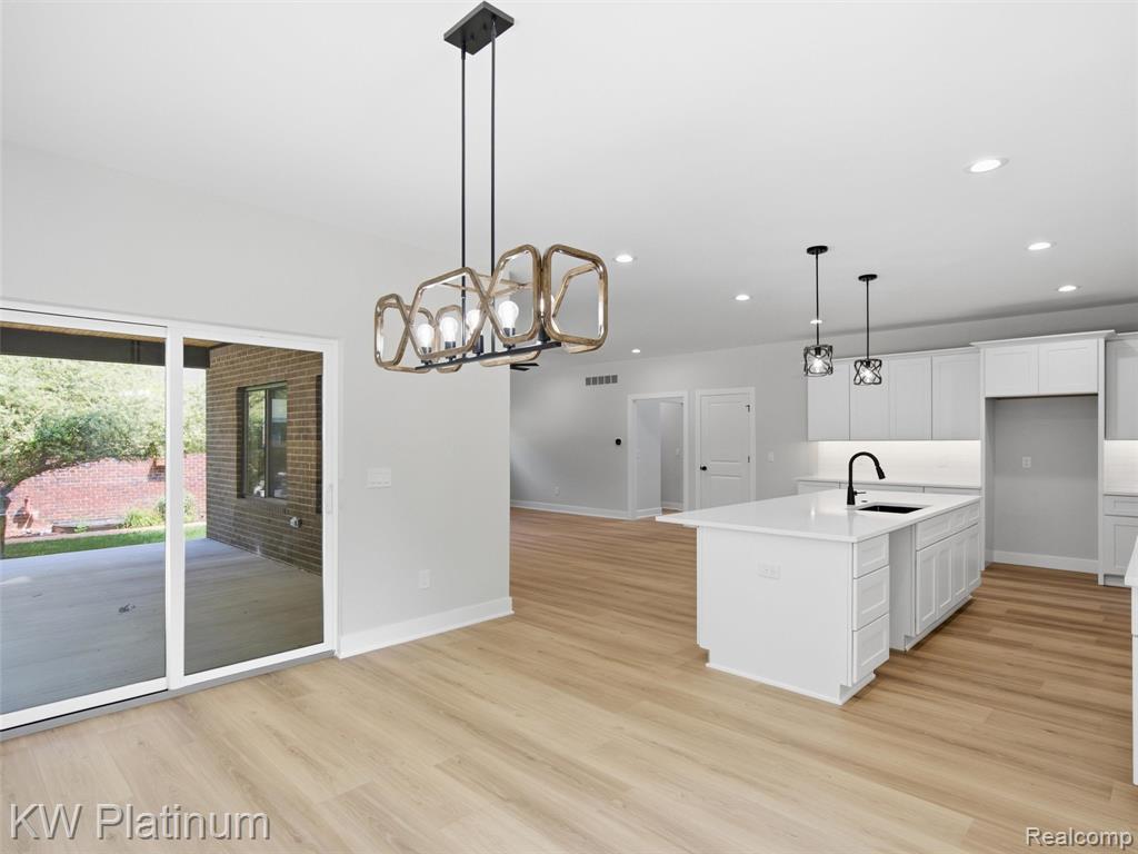 3416 Round Tree Drive Property Photo 21