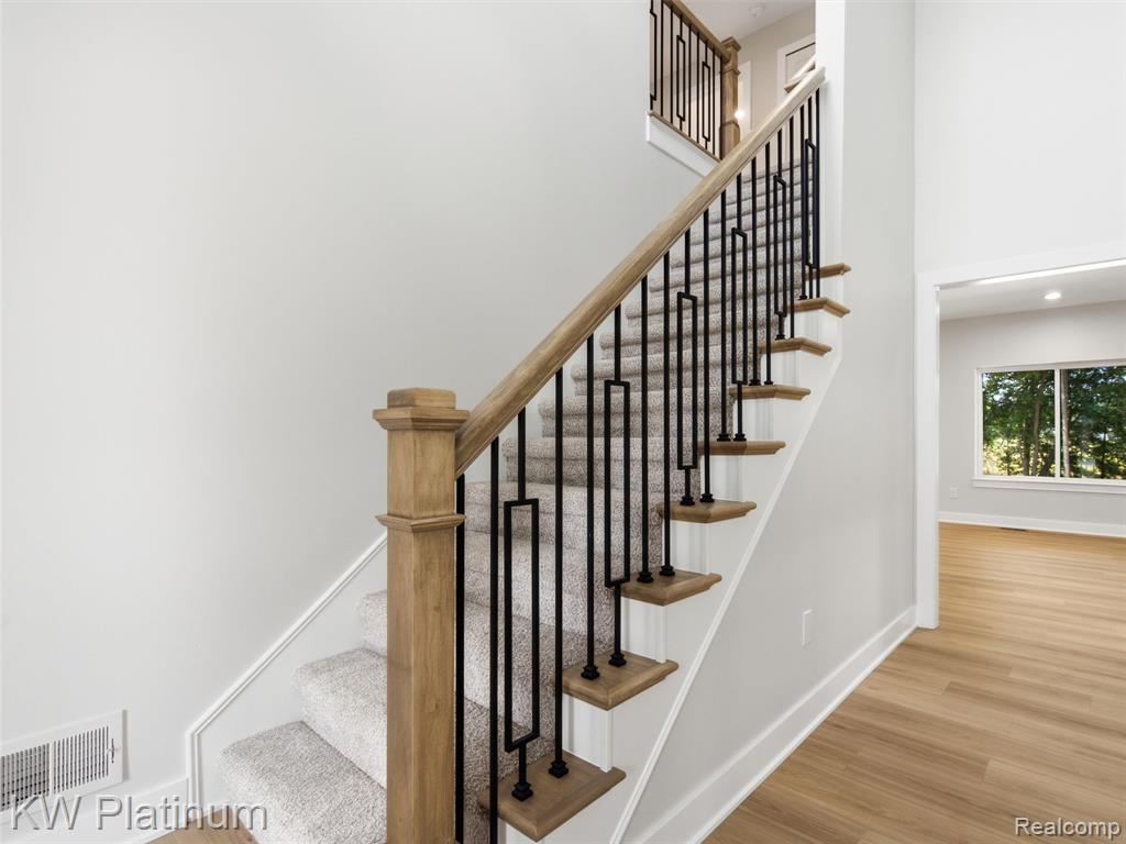 3416 Round Tree Drive Property Photo 27