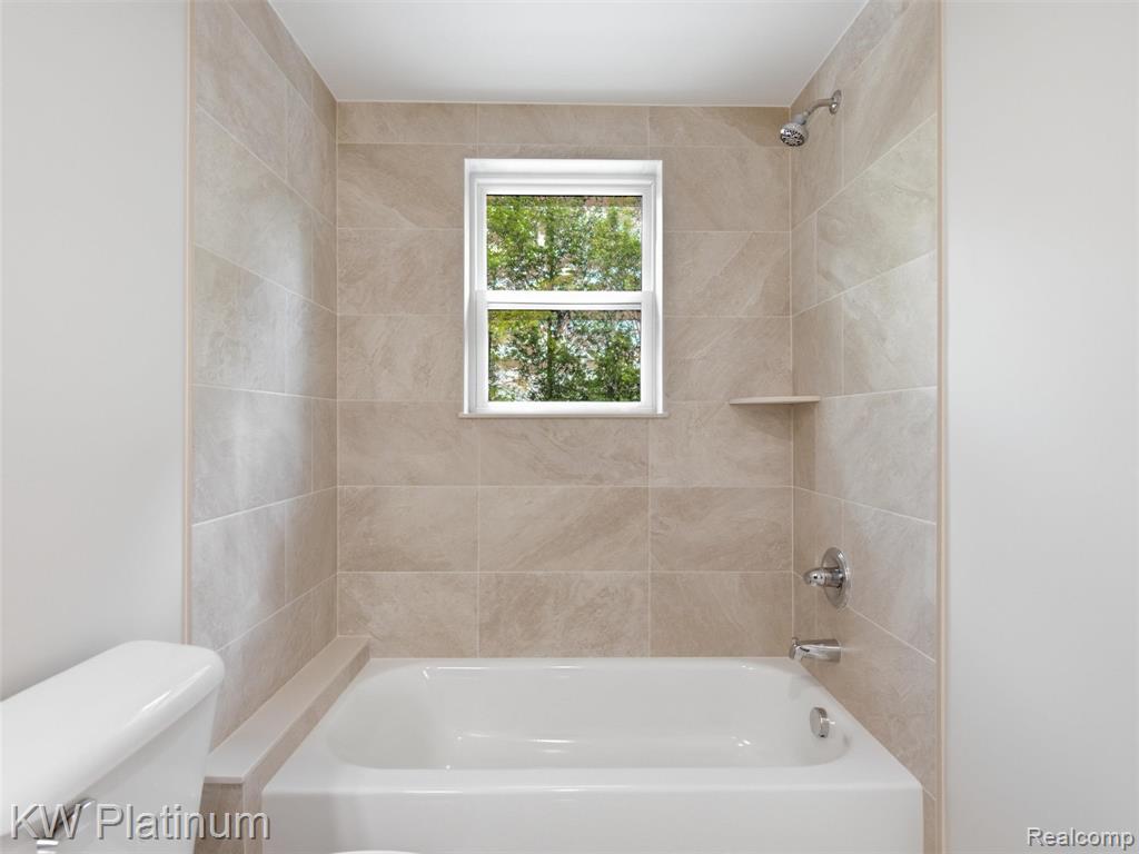 3416 Round Tree Drive Property Photo 32