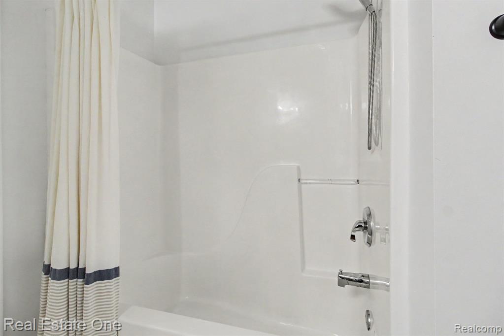 2271 S Main Street Property Photo 20