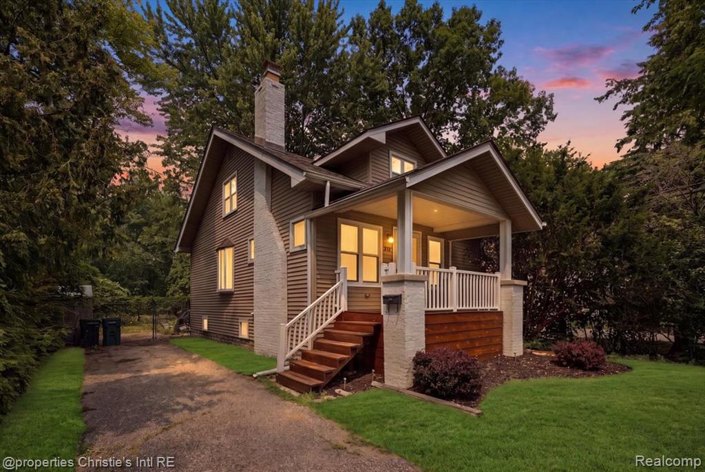 827 Gardenia Avenue Property Photo 1