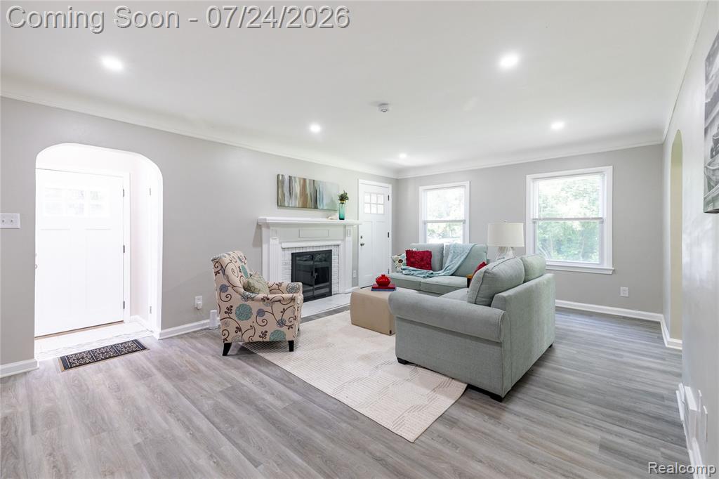 9838 Grosse Ile Parkway Property Photo 6