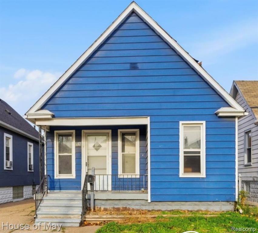 81 E Henry Street Property Photo 1