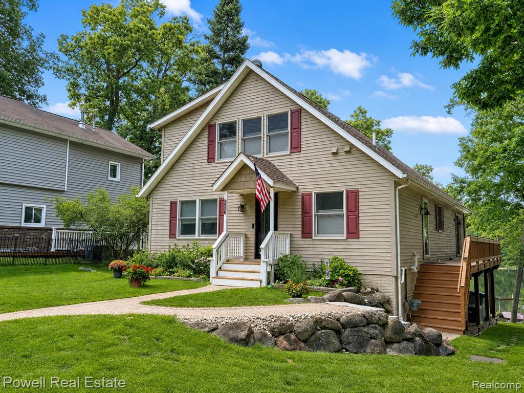 6807 Big Trail Road Property Photo 1