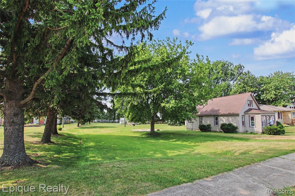 2598 Black River Street Property Photo 22