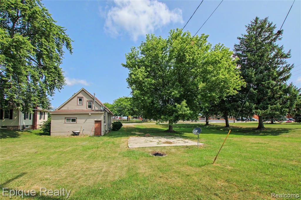 2598 Black River Street Property Photo 24