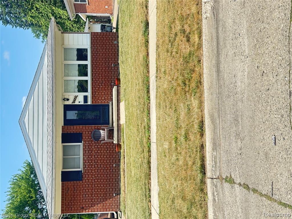 19945 Fox Property Photo 1