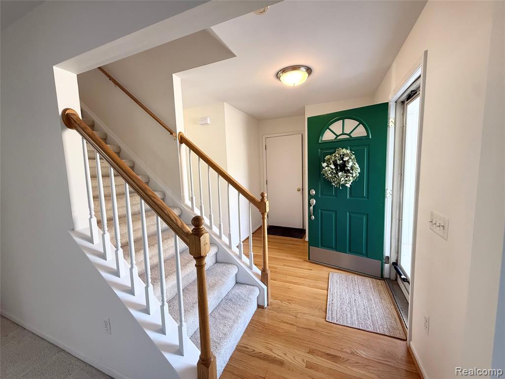 47114 Scarlet Drive Property Photo 5