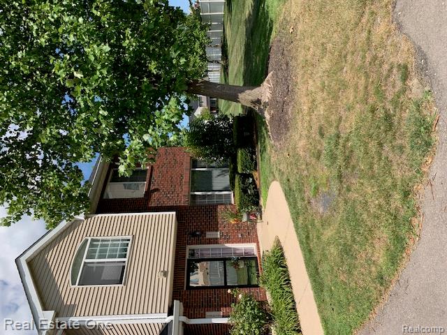 24015 Fairlane Boulevard Property Photo 1