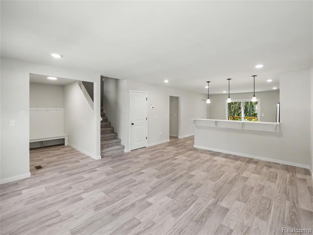 508 Emerald Glen Drive Property Photo 3