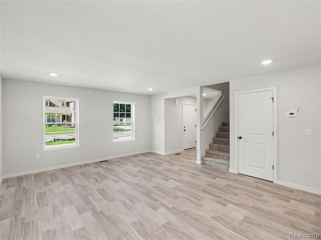 508 Emerald Glen Drive Property Photo 4