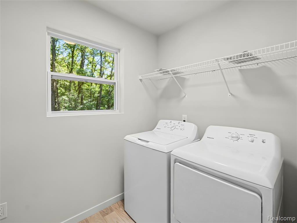 508 Emerald Glen Drive Property Photo 9