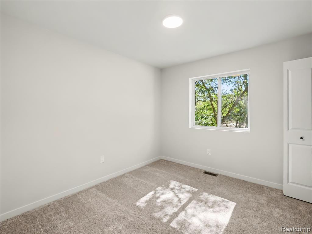 508 Emerald Glen Drive Property Photo 15