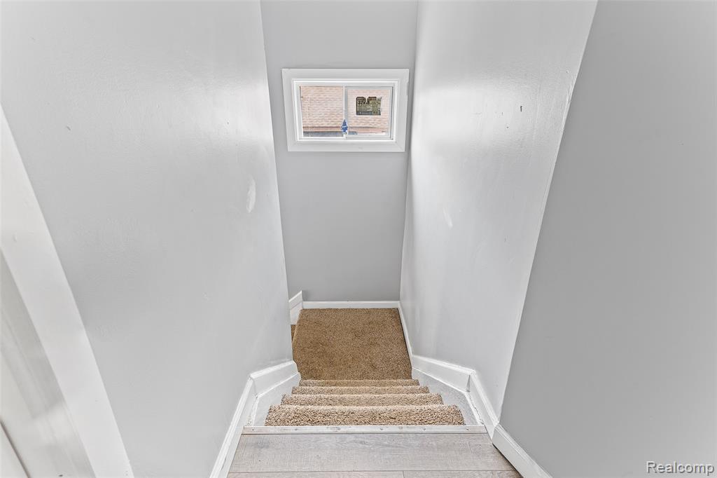 5860 Hazlett Street Property Photo 12
