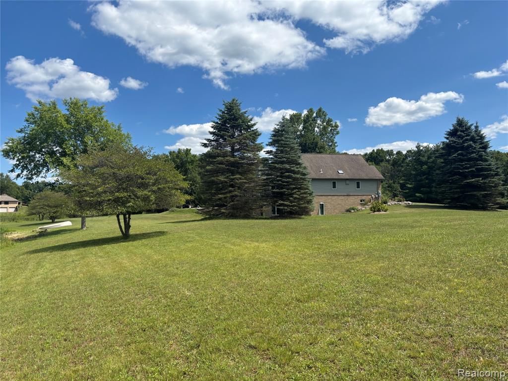725 S Sashabaw Road Property Photo 6