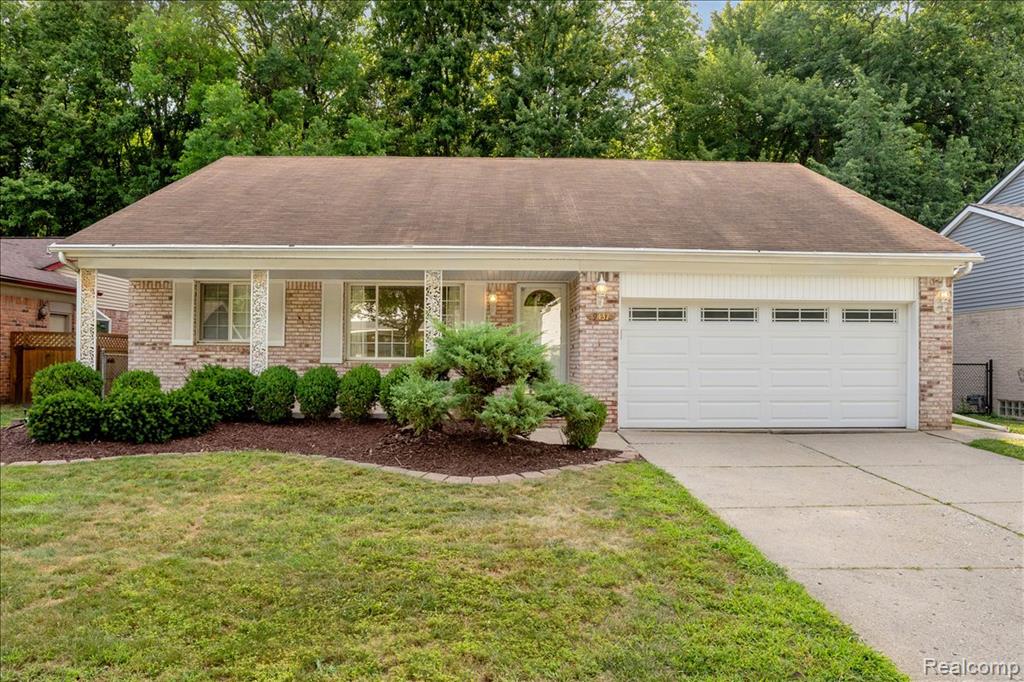 9437 Continental Drive Property Photo 2
