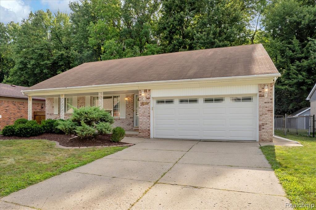 9437 Continental Drive Property Photo 3