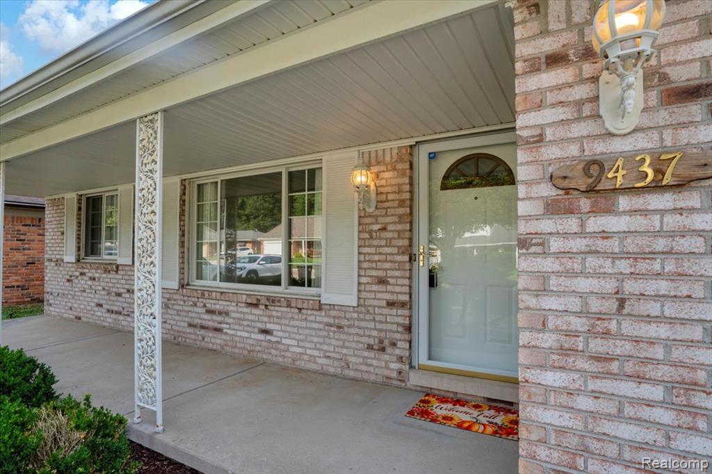 9437 Continental Drive Property Photo 4