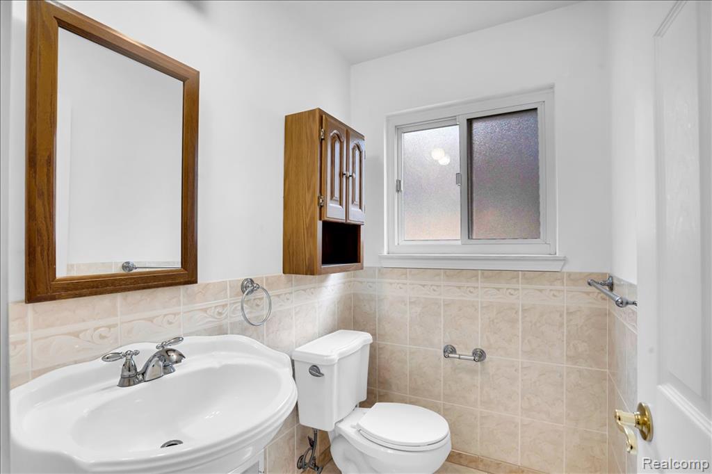 9437 Continental Drive Property Photo 19