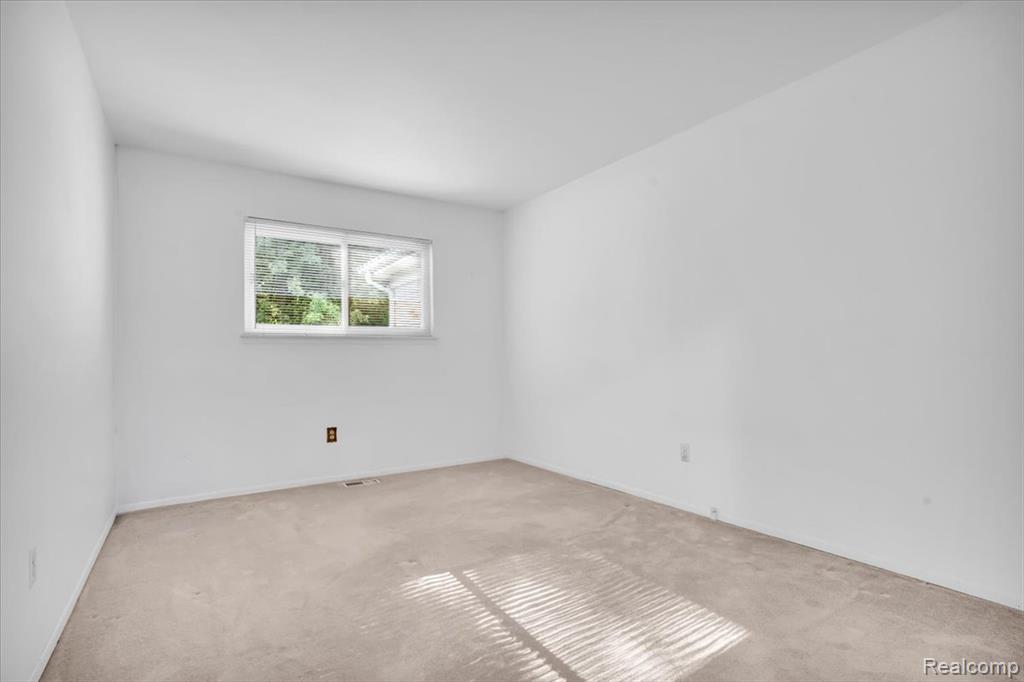 9437 Continental Drive Property Photo 20