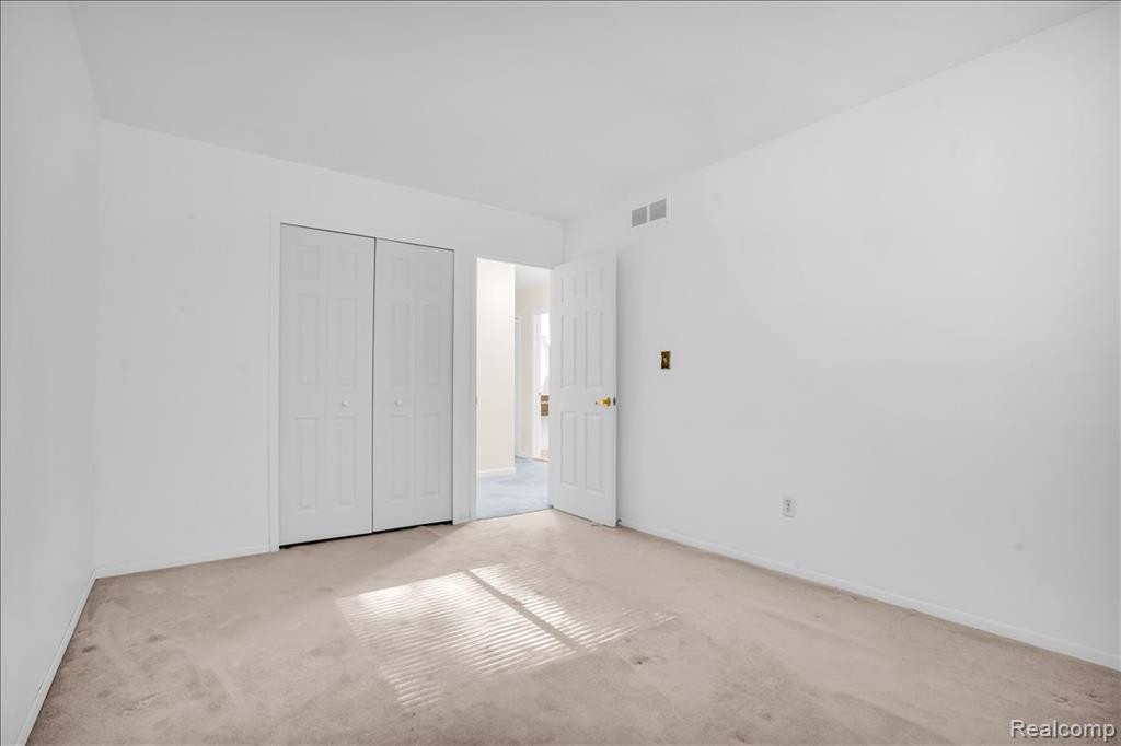9437 Continental Drive Property Photo 21