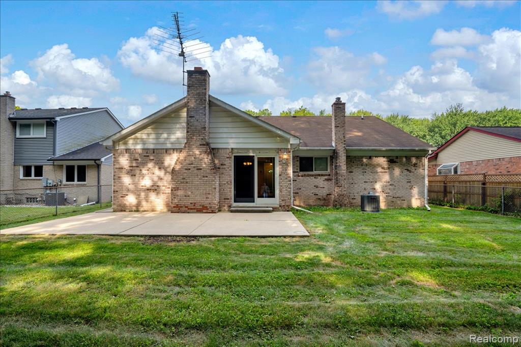 9437 Continental Drive Property Photo 32