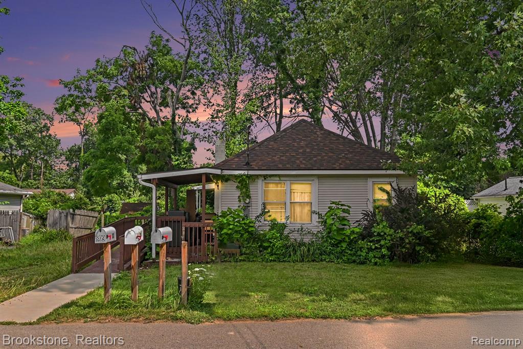 808 Emmett Avenue