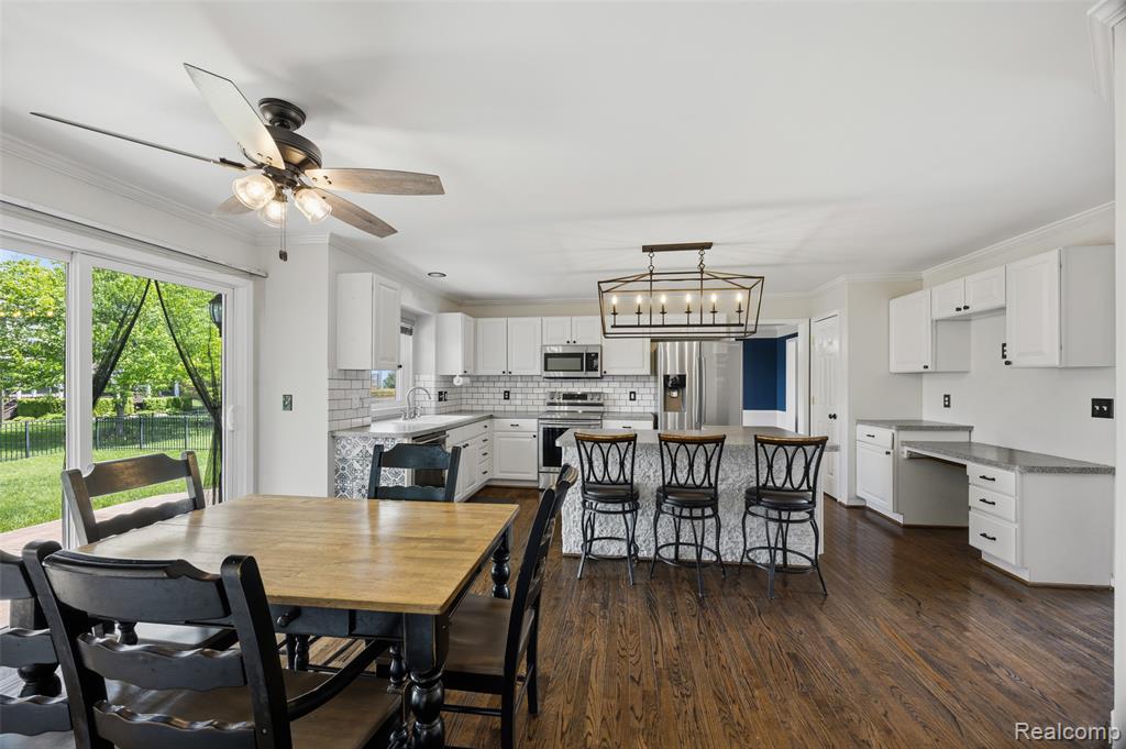 17895 Crystal River Drive Property Photo 11