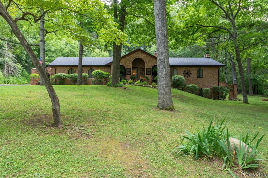 1600 Moffat Property Photo 1