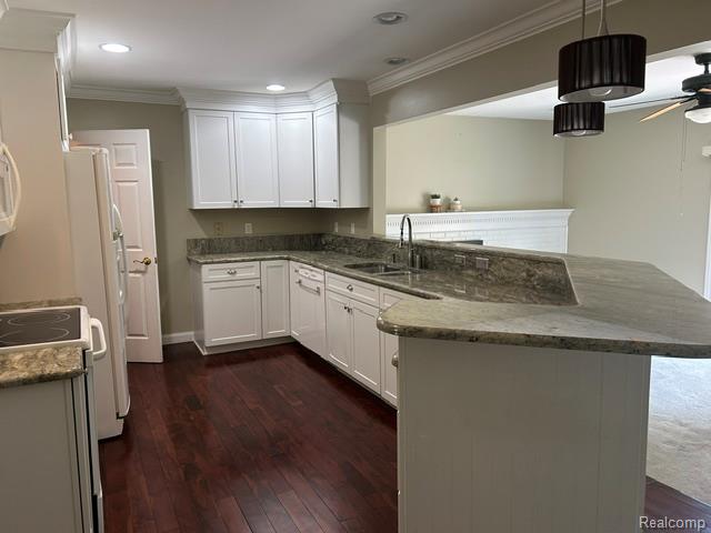 6220 Thorncliff Drive Property Photo 4