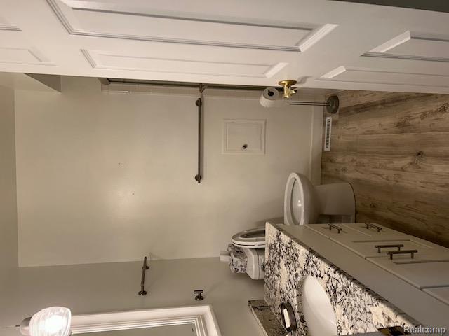 6220 Thorncliff Drive Property Photo 6