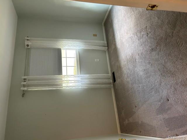 6220 Thorncliff Drive Property Photo 10