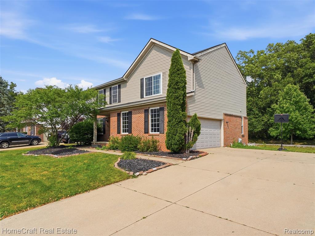 13585 Milton Drive Property Photo 2
