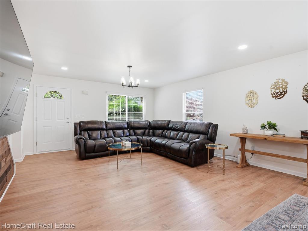 13585 Milton Drive Property Photo 7