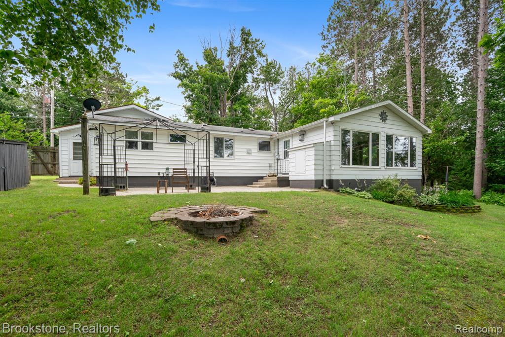 5699 S Smith Road
