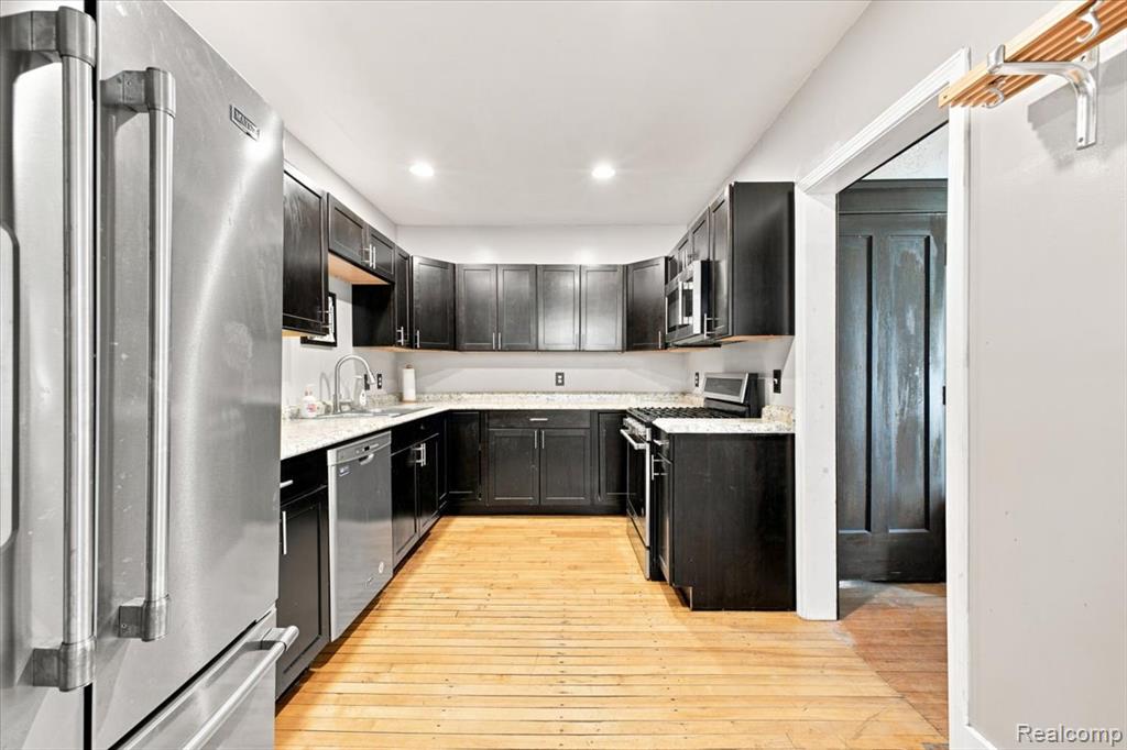 899 Edison Street Property Photo 10