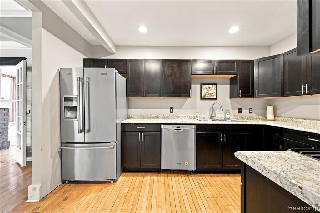 899 Edison Street Property Photo 12