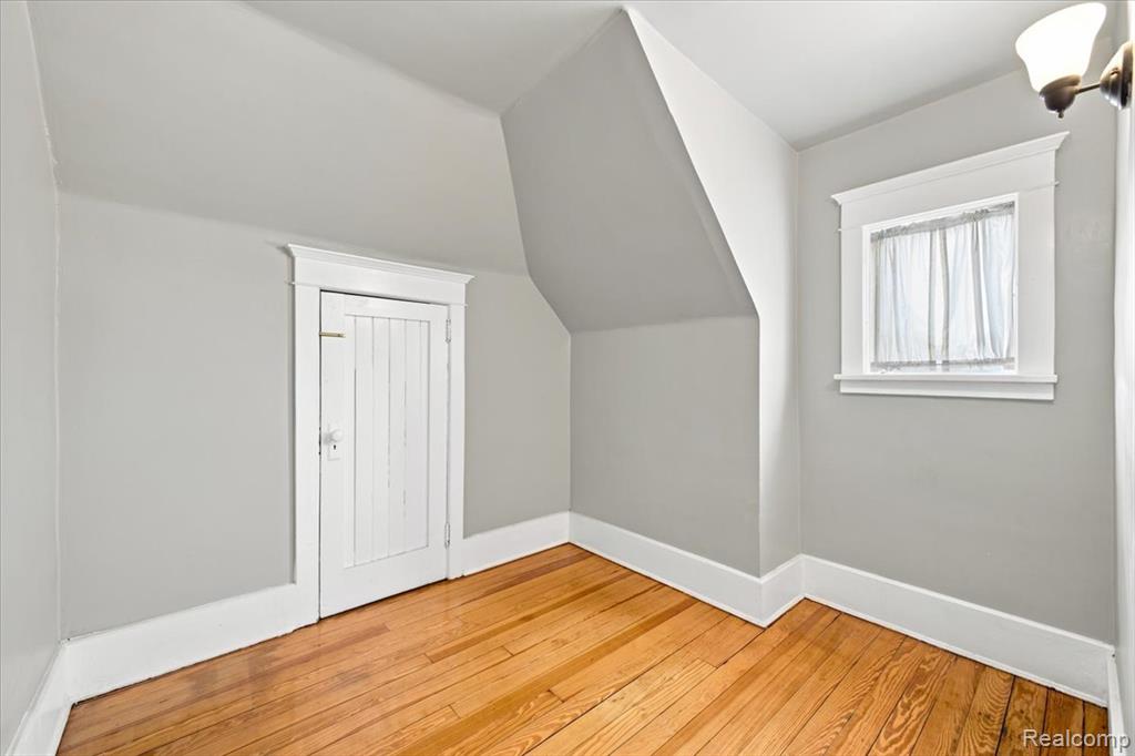 899 Edison Street Property Photo 26