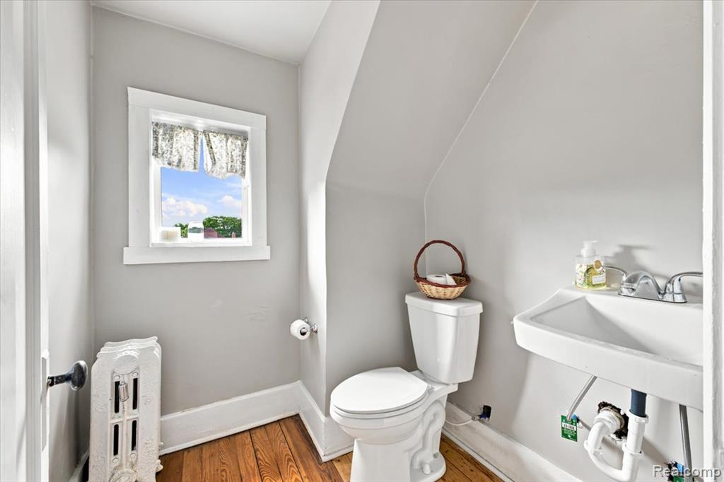 899 Edison Street Property Photo 29