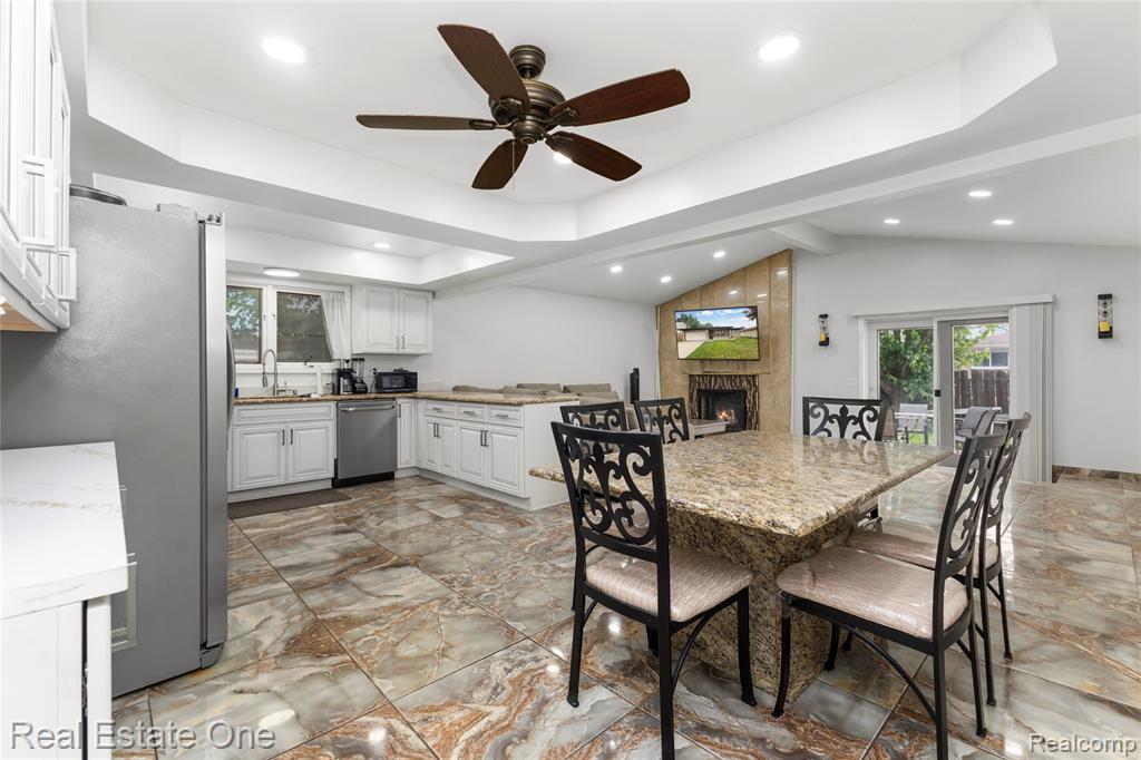 37719 Adrian Drive Property Photo 16