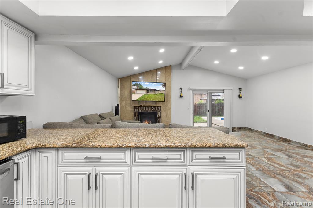 37719 Adrian Drive Property Photo 23
