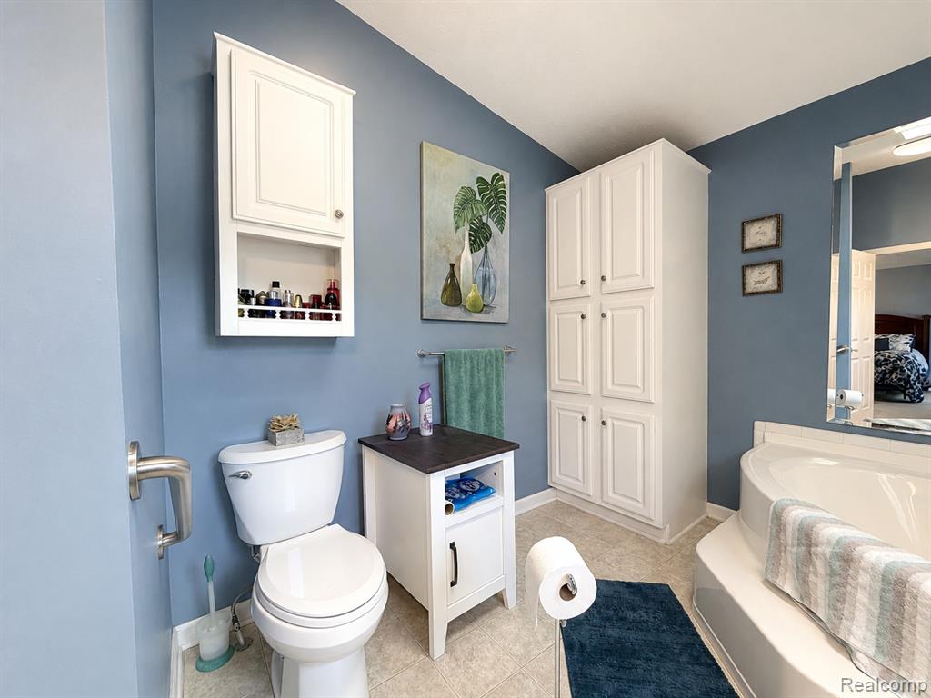 551 Twin Lakes Drive Property Photo 14