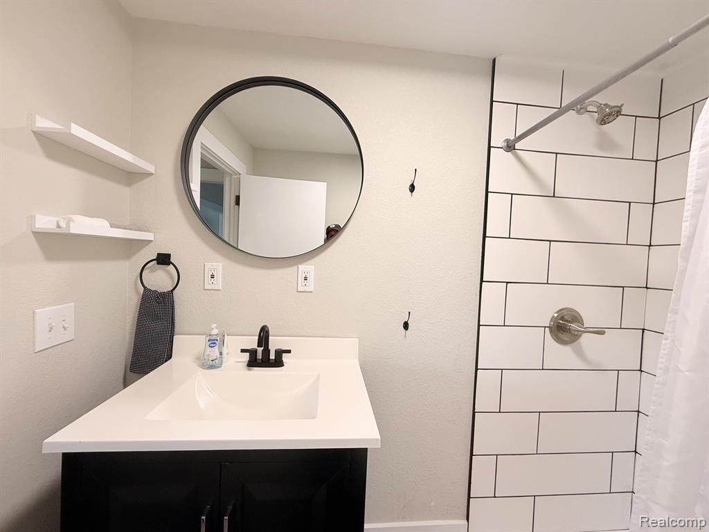 128 W 10th Avenue Property Photo 22